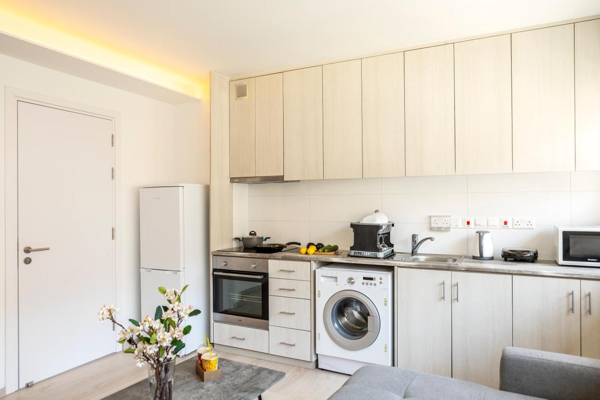 C-Premium Apts 100M From Beach And City Centre ลาร์นาคา ภายนอก รูปภาพ