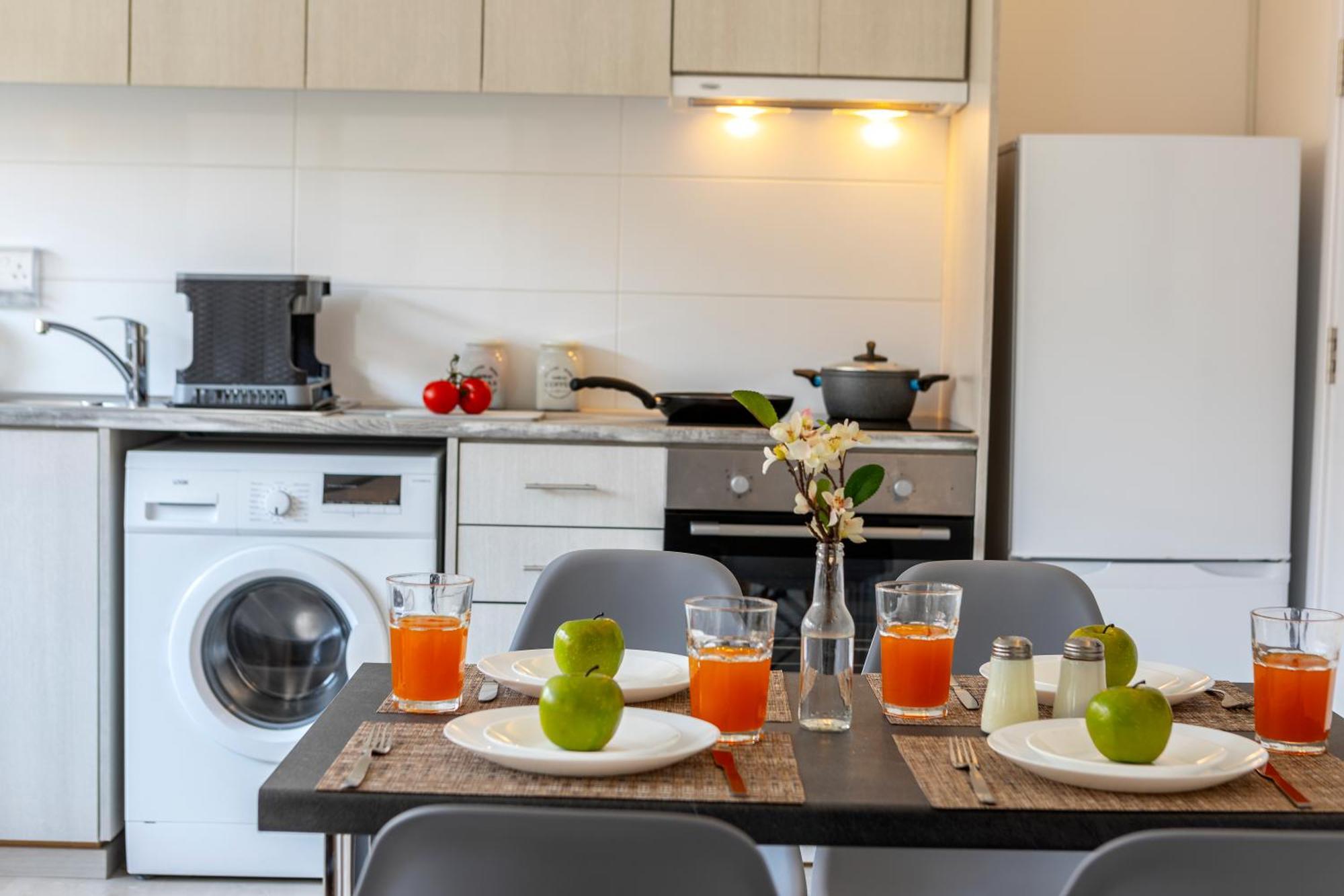 C-Premium Apts 100M From Beach And City Centre ลาร์นาคา ภายนอก รูปภาพ