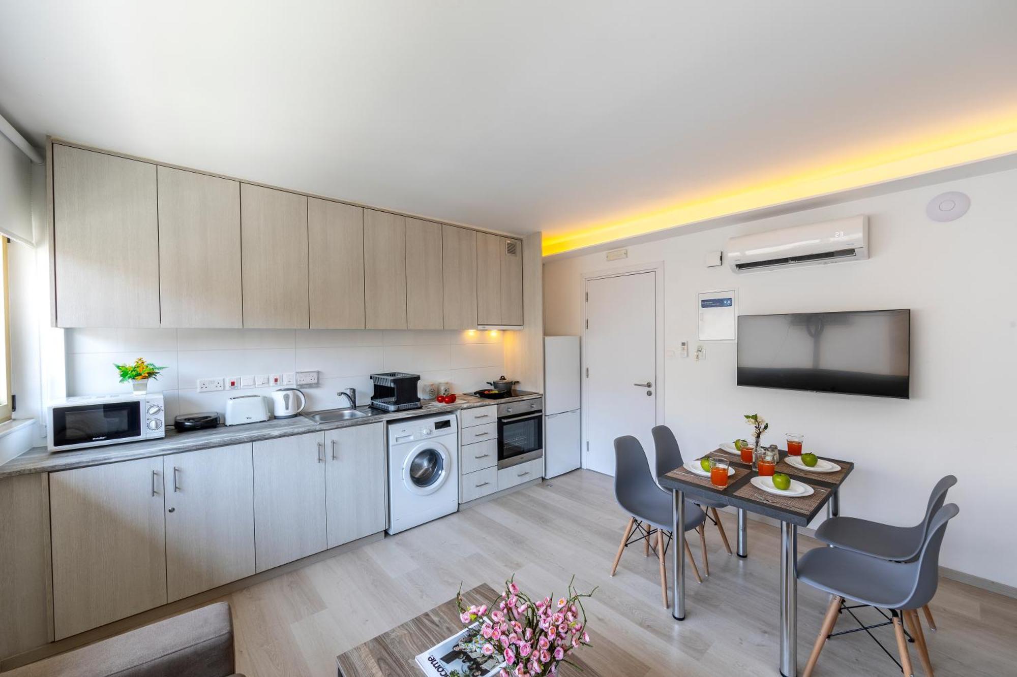 C-Premium Apts 100M From Beach And City Centre ลาร์นาคา ภายนอก รูปภาพ